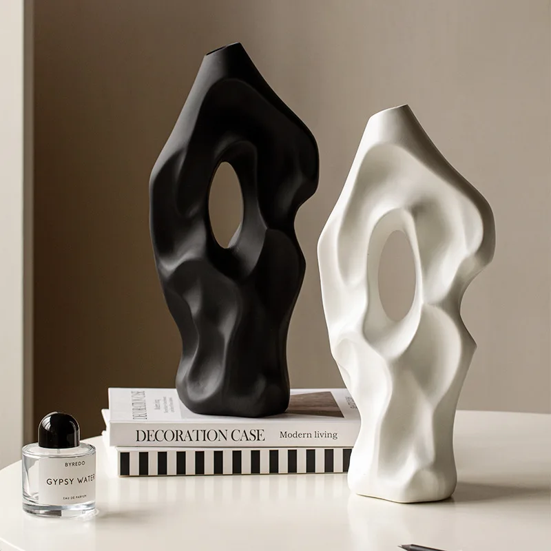 Ceramiczny Wazon "Fluid Form"