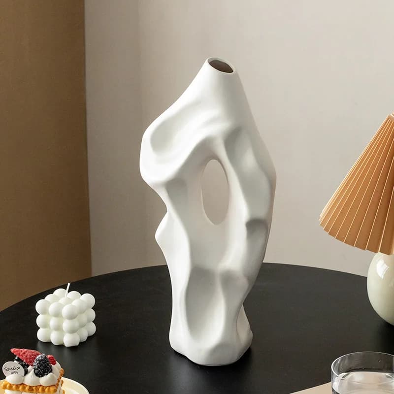 Ceramiczny Wazon "Fluid Form"